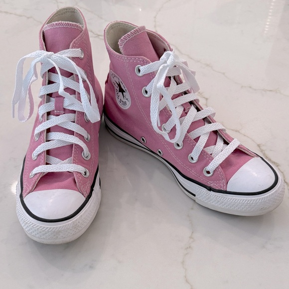 Converse Women’s Size 7 High-Top Sneakers in Pink and White - Like NEW! - Picture 1 of 7
